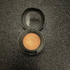 MAC Eyeshadow Single “Amber Lights”